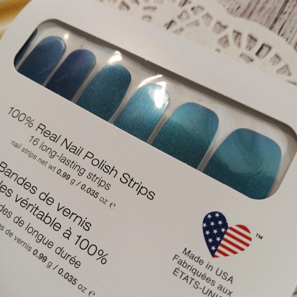 Color Street 100% Nail Polish Strips Aquatic Behavior Duochrome - Picture 3 of 5